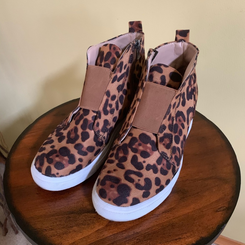 Wedge heeled sneaker